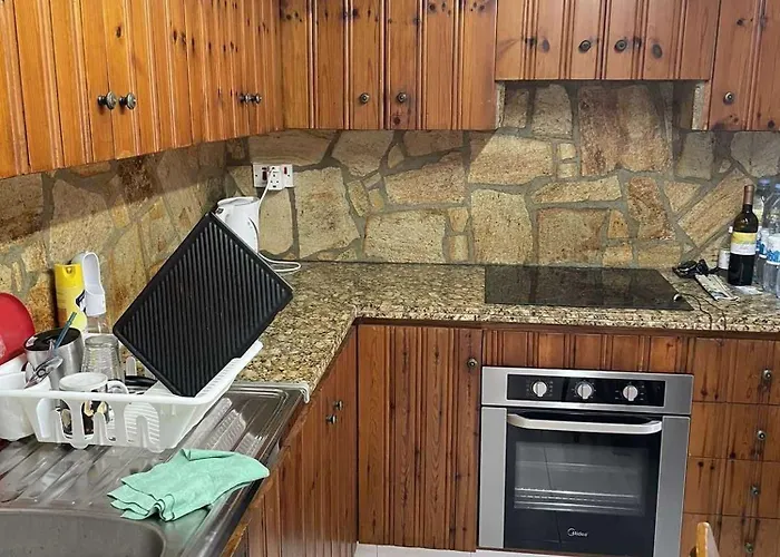 Chris - In Paralimni, Agia Napa * 파라림니