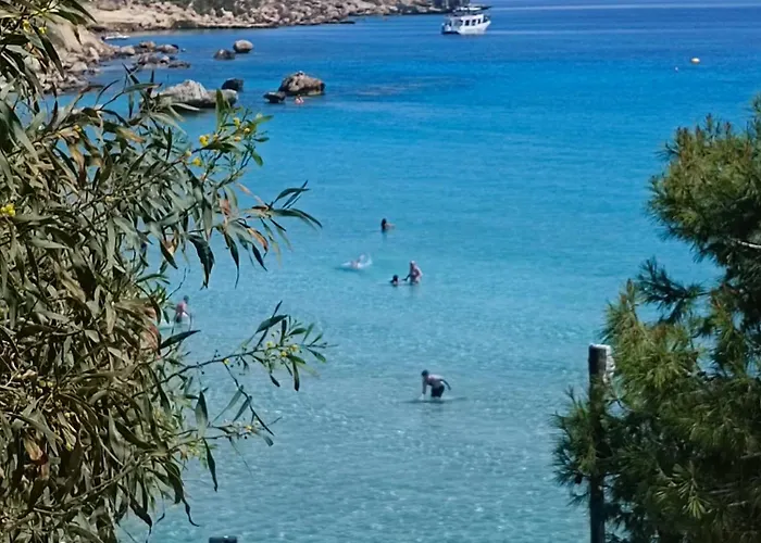 Chris - In Paralimni, Agia Napa 파라림니